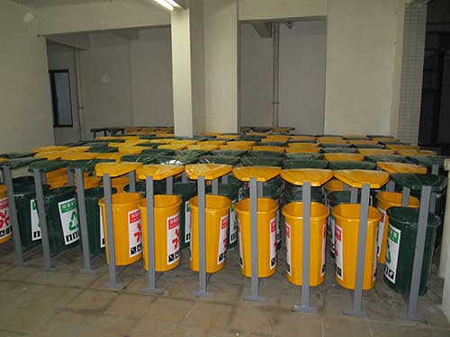 靠譜的玻璃鋼垃圾桶廠家,看韶關(guān)小區(qū)如何挑選